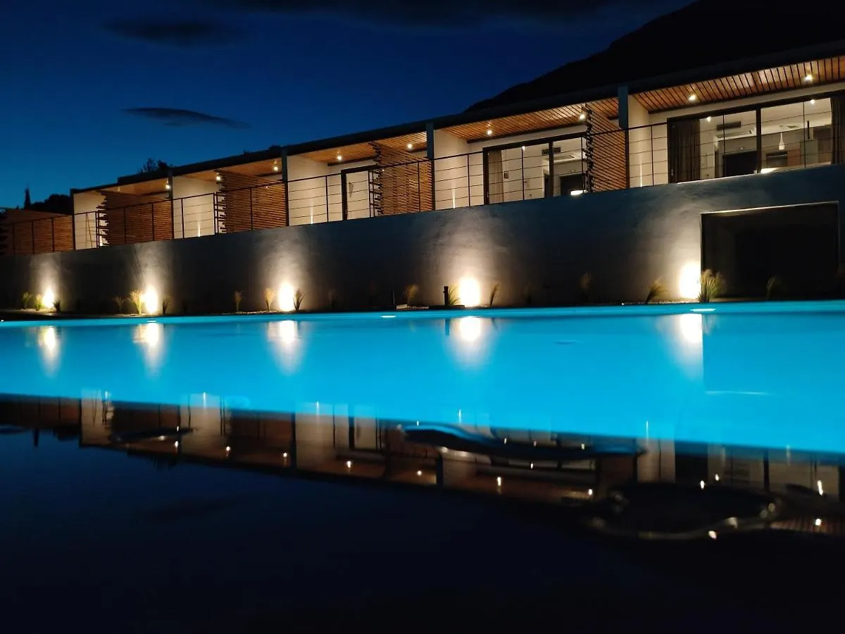 Kefalonian Escape Suites Valeriános 0*,
