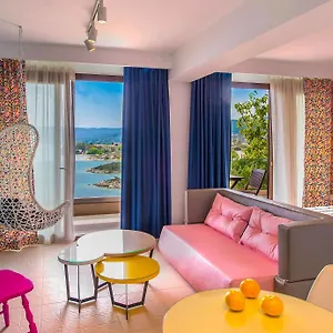 https://thalassokipos.hotelschalkidiki.net