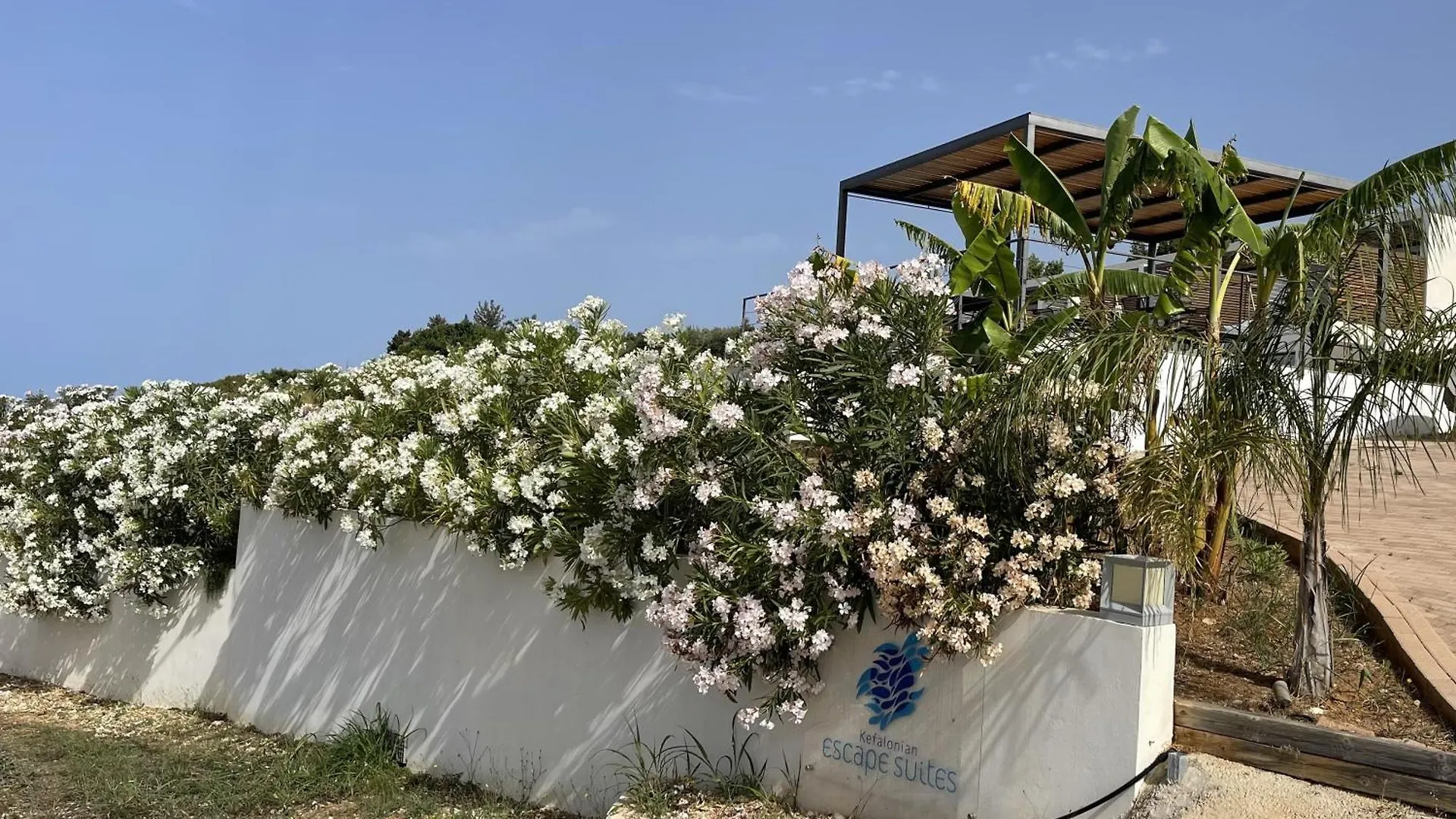 Kefalonian Escape Suites Valeriános